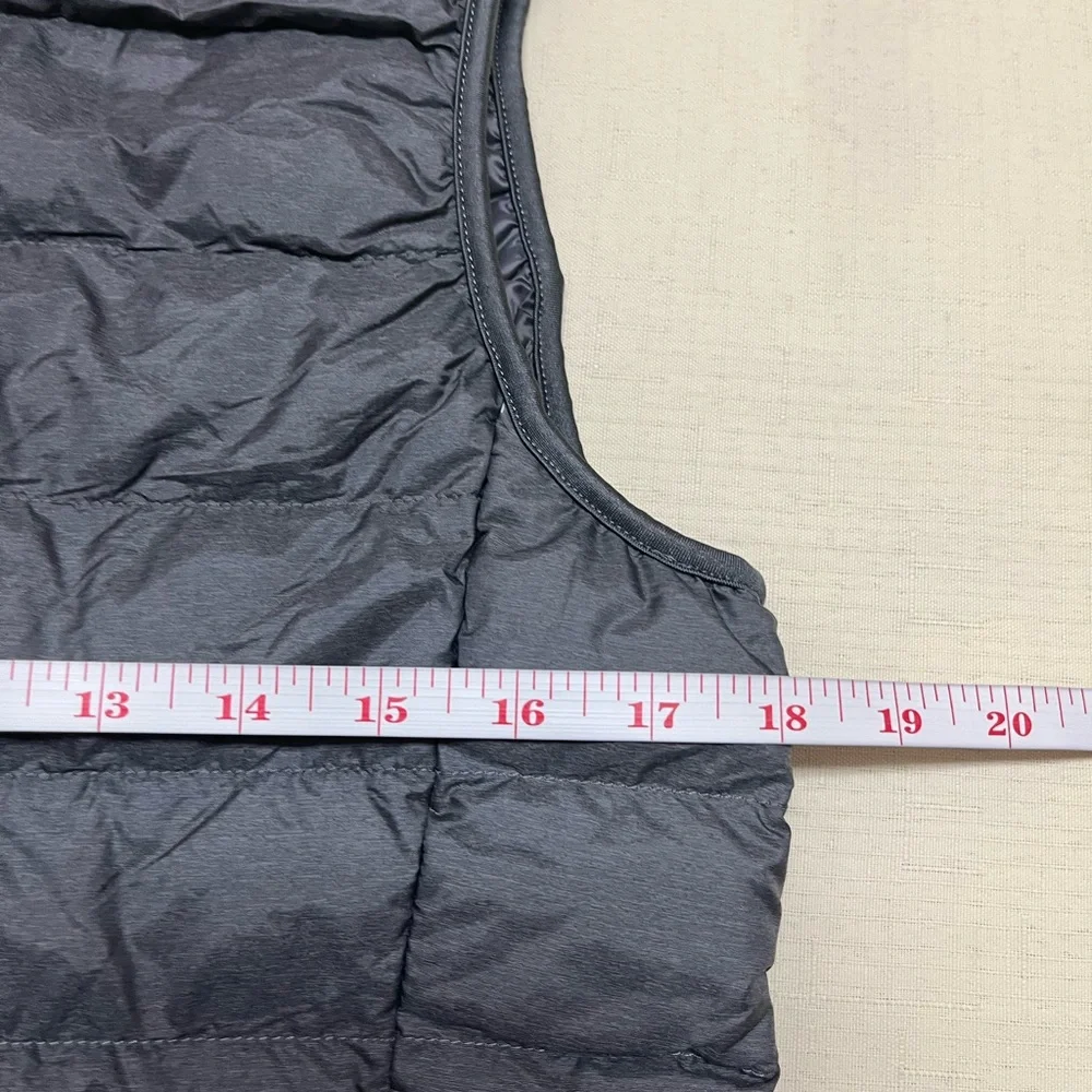 Uniqlo M charcoal grey ultra light down vest